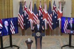 紛争はエスカレートしますか？マクロンは怒って米国とオーストラリアの大使を思い出します、それは復讐ですか、それとも演技ですか？
