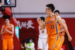 上海男篮爆冷胜广东25分，主教练斯帕夏感慨“简直是奇迹”
