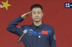 新作「スペーストリオ」デビュー！