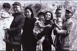 1945년, Liu Bocheng의 딸 Liu Huabei가 살해당하기 전에 그녀는 살인자에게 "삼촌, 나는 당신을 압니다."라고 말했습니다.
