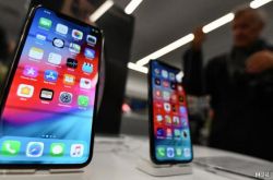 ロシアの携帯電話の売り上げのほぼ半分は中国のブランドが獲得したが、AppleとSamsungは撤退しなければならなかった
