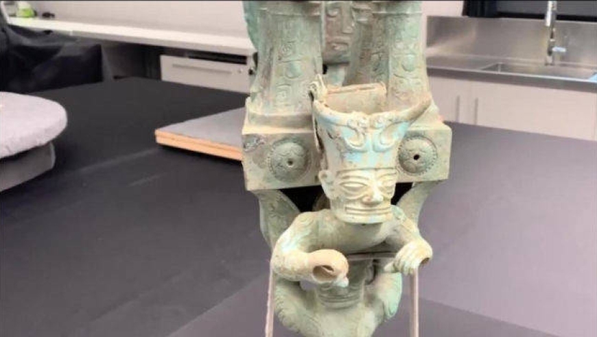 走进文保中心,近距离观察这件"奇奇怪怪青铜器"