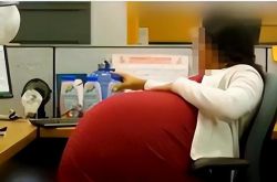 実話：中国で最初のすべての男性の四つ子が育ちました、そして今彼らは18歳です、現在の状況は恥ずかしいです