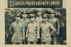 レッド16師団の司令官は妻を救うために亡命し、後に人民解放軍に加わった。チェン・イー：過去を忘れる