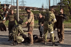 항복한 우크라이나군 32명, 동료들에게 학살