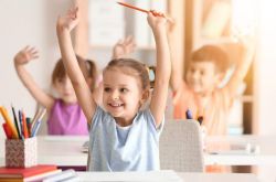 センテニアルライフハンダンセントラルブランチは、星の子供たちの世話をし、精神的な世界に愛を近づけます