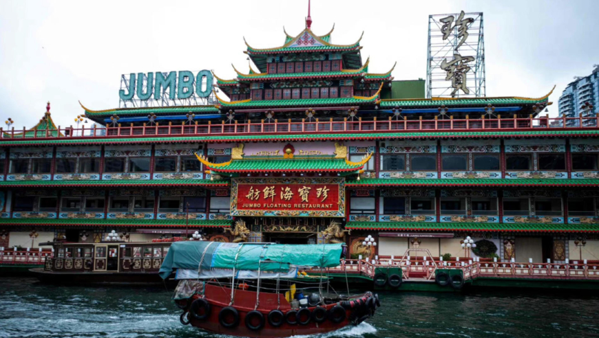 惋惜!"珍宝海鲜舫"不幸遇风浪沉没,数部经典影视都曾在此拍摄
