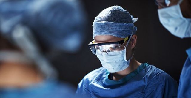 “学医热”回归，只是因为学医性价比变高了吗？_腾讯新闻