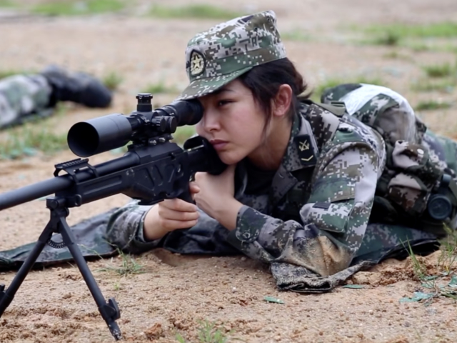 文艺骨干狙击手!这个女兵太飒