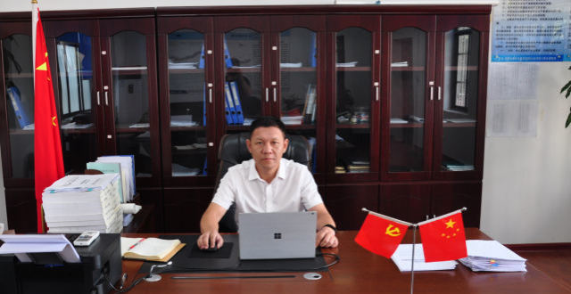 王府北京通州徐维春获"头条好心人""五星级志愿者"殊荣大鹏展翅随风起