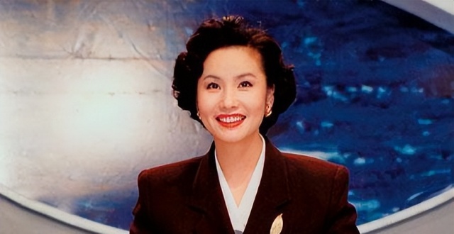 主持人徐莉:17岁入行,坚守播音行业43年,带着儿子嫁人幸福美满