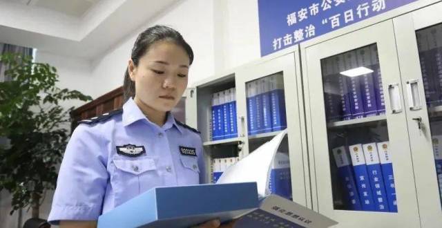 【警察故事60】刘忆：携笔从戎勇追梦，警营巾帼绽青春_腾讯新闻