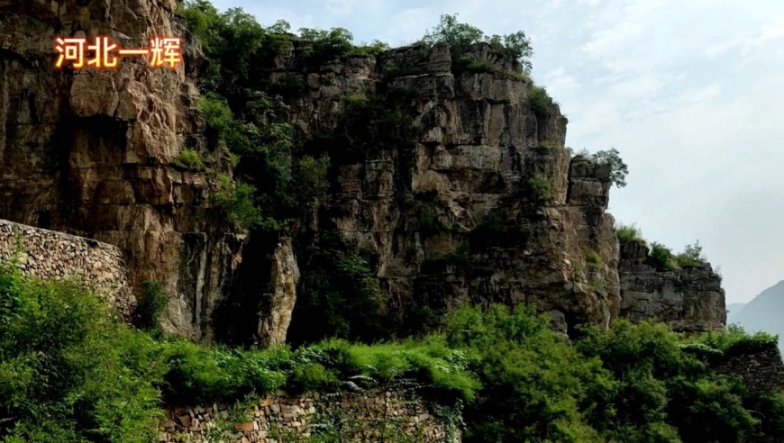 探秘河北三仙洞,遇奇异蜘蛛,洞内漆黑,好吓人