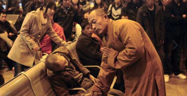 乡下那些上门化缘的人，真的是僧人吗？别再被骗了_腾讯新闻