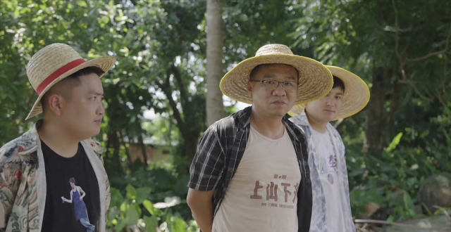 千万网红“大漠叔叔”宣布已从警队离职，进军演艺圈拍摄纪录片_腾讯新闻