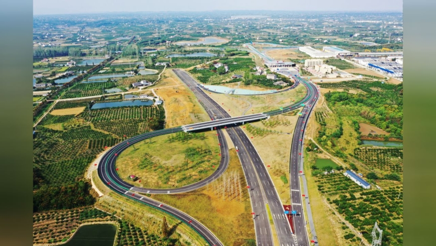 沪渝高速湖北枝江新互通十月一日投入运营