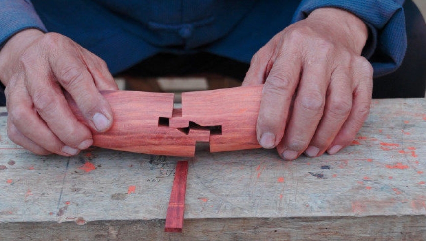 一根断开的圆木,用榫卯结构无缝衔接(楔钉榫)完整版