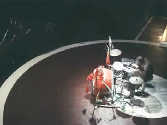 大爷用关中话翻唱汪峰的《光明》让人全程含泪