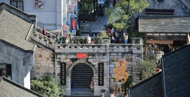 百年老街再现 龙门浩老街·下浩里5日开街_腾讯新闻