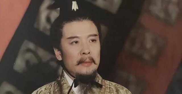 “刘备”孙彦军：演戏时饿得偷玉米，成了名演员也穷得骑电瓶车_腾讯新闻