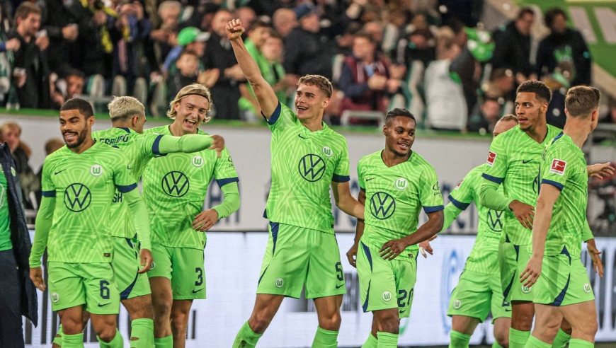 沃尔夫斯堡球队集锦 狼堡完美上半场!开场 补时两口吃掉小蜜蜂