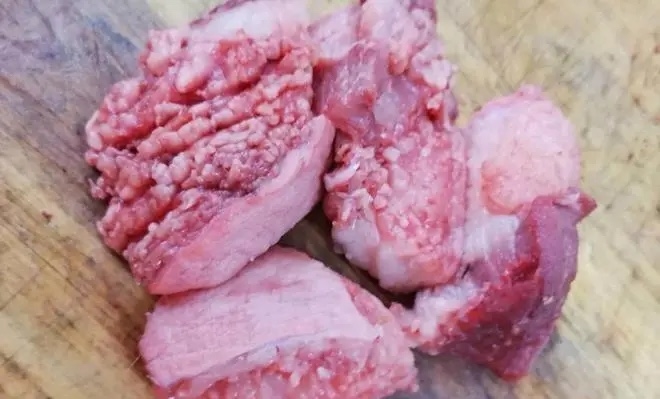小伙申诉外卖淋巴肉被商家威胁:淋巴肉对身体有危害,但还有危害更大的
