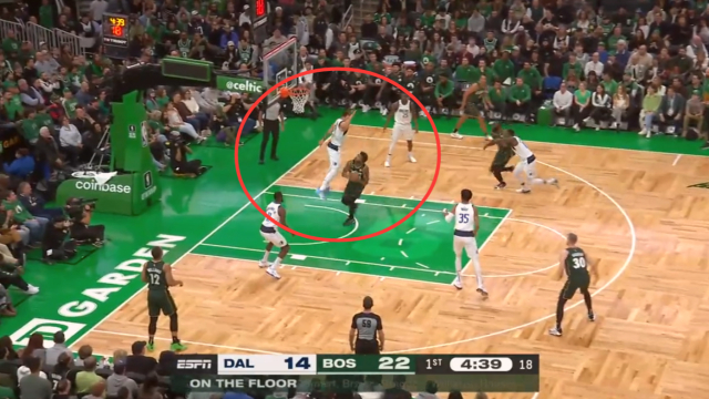 锁定十佳球！斯玛特胯下运球+欧洲步戏耍东契奇 霍福德不敢相信