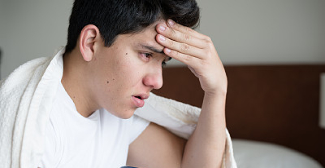 较真丨朋友圈热文“高烧四十度也是无症状”是胡扯，你千万别被吓住了