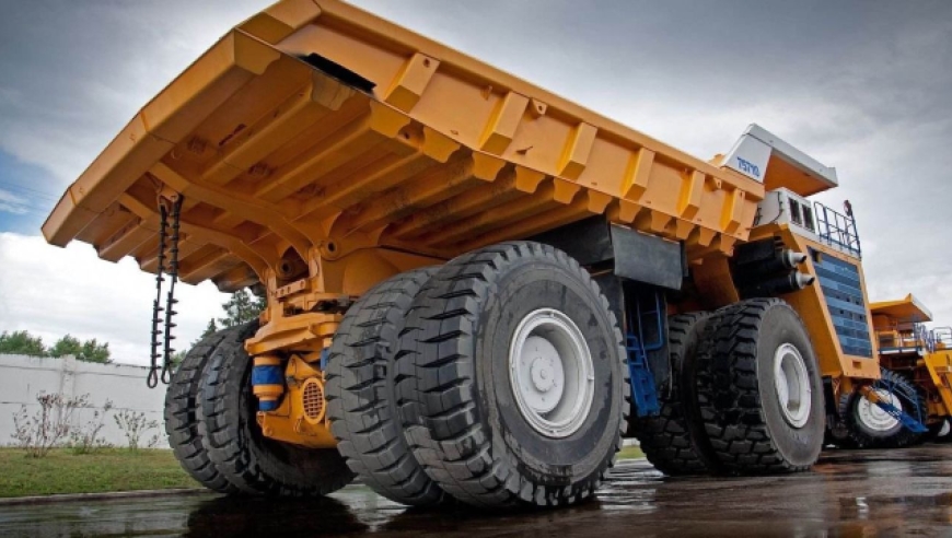 世界最大卡车belaz 75710:重似客机,用于西伯利亚煤矿运输