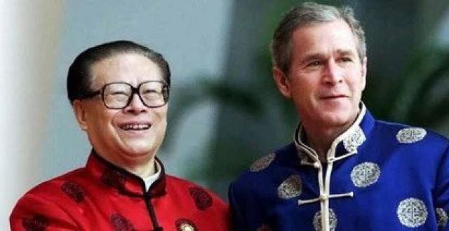 老照片 ｜ 2001年10月，APEC第九次领导人非正式会议在上海举行_腾讯新闻