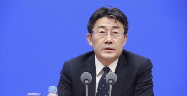 高福：新冠鼻喷多肽药物进入二期临床，未来疫情防控“清病不清毒”_腾讯新闻