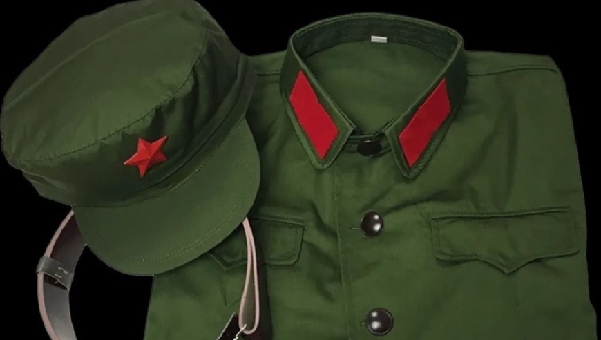 55式军服才配称"经典",65式只是老兵的情结?你更喜欢哪款?