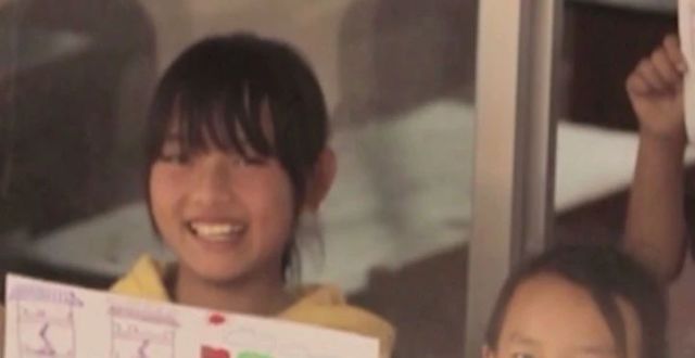 为230万名失学儿童找回求学的希望，希望工程点亮大眼睛女孩的一生！_腾讯新闻