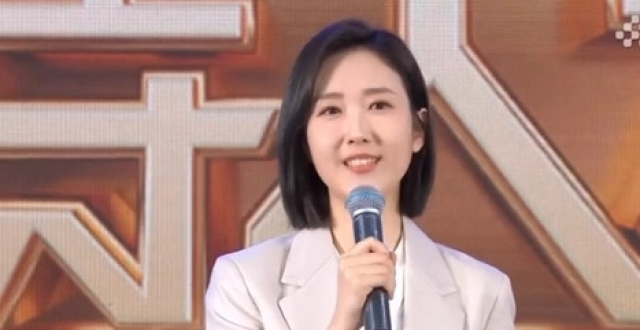央视春晚官宣主持人 王嘉宁首次入选_腾讯新闻