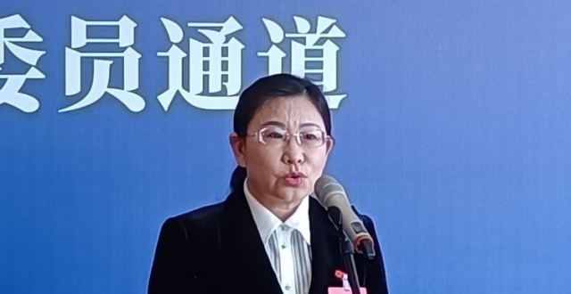【聚焦中山两会】李丽娟：建设中山特色鲜明的光电产业高地_腾讯新闻