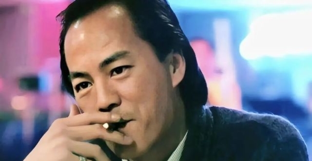 76岁港星狄龙突遭车祸，自驾豪车与公交相撞，妻子回应：小事一桩_腾讯新闻