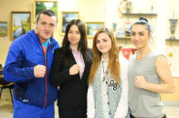 如何用巴克球30秒制作足球?