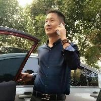 迪丽热巴和金晨电梯撞衫了,你觉得谁更好看?