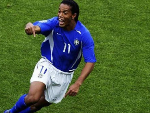 8世界杯德国对美国,金色轰炸机克林斯曼停球射