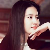 冯提莫在街上唱的《刚好遇见你》秒杀原唱了吧