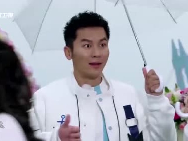 王俊凯帮王大陆脱鞋,满屏的爱意!张一山一脸羡