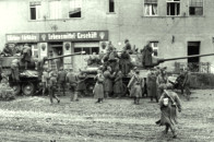 航空飞镖大赛歼轰7战机展示独特拍摄视角 犹如