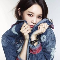 小伙几天没有理韩国美女,美女非常生气的找他