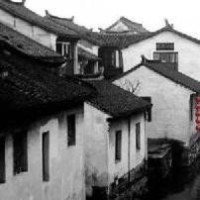 喝红酒没有开酒器怎么办?一个打火机轻松搞定