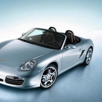 二十厘米高跟鞋仍然阻挡不了女司机踩油门的彪