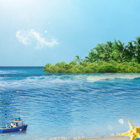 唇不点而红,眉不画而翠,脸若银盘,眼如水杏,人多