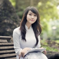 美女媳妇用脚踩在老公脸上,这男人是有多委屈