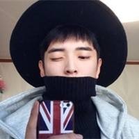 气质女神YY户外跳燃舞蹈太吸引人,路人过去都