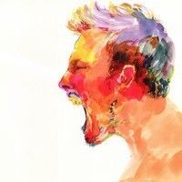 男子和姑娘在沙滩排球训练,被守铃者附体上身