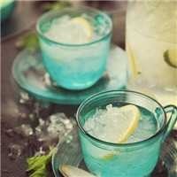 《玩具益趣园》小猪佩奇太幸运了得到巧克力糖